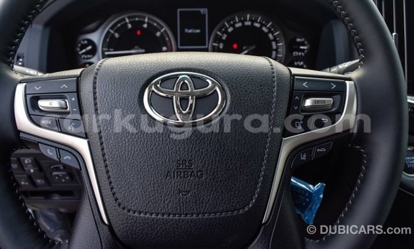 Nunua Imported Toyota Land Cruiser Nyeupe Gari ndani ya Import - Dubai nchini Bujumbura Nunua Imported Toyota Land Cruiser Nyeupe Gari ndani ya Import - Dubai nchini Bujumbura