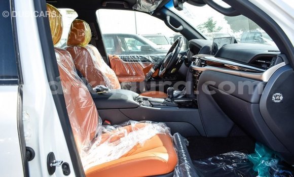 Acheter Import Voiture Lexus LX Blanc à Import - Dubai, Bujumbura Acheter Import Voiture Lexus LX Blanc à Import - Dubai, Bujumbura