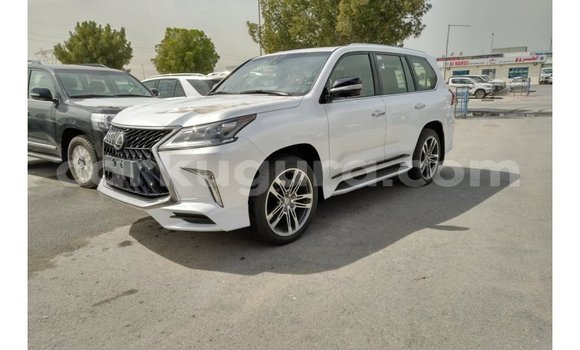 Nunua Imported Lexus LX Nyeupe Gari ndani ya Import - Dubai nchini Bujumbura Nunua Imported Lexus LX Nyeupe Gari ndani ya Import - Dubai nchini Bujumbura