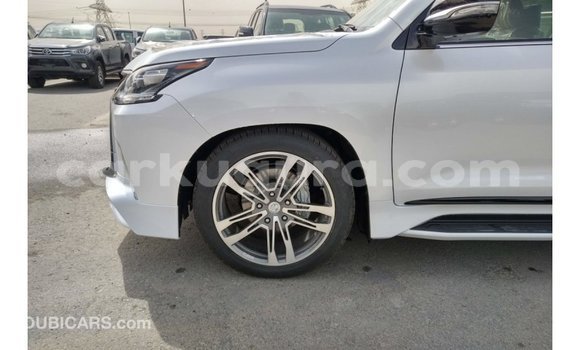 Nunua Imported Lexus LX Nyeupe Gari ndani ya Import - Dubai nchini Bujumbura Nunua Imported Lexus LX Nyeupe Gari ndani ya Import - Dubai nchini Bujumbura
