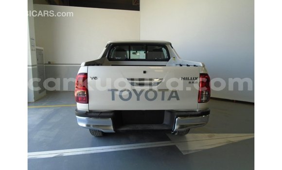 Acheter Import Voiture Toyota Hilux Blanc à Import - Dubai, Bujumbura Acheter Import Voiture Toyota Hilux Blanc à Import - Dubai, Bujumbura