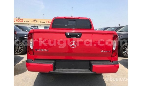 Acheter Import Voiture Mercedes-Benz 250 Rouge à Import - Dubai, Bujumbura Acheter Import Voiture Mercedes-Benz 250 Rouge à Import - Dubai, Bujumbura