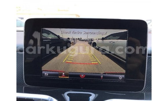 Acheter Import Voiture Mercedes-Benz 250 Rouge à Import - Dubai, Bujumbura Acheter Import Voiture Mercedes-Benz 250 Rouge à Import - Dubai, Bujumbura