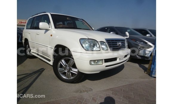 Nunua Imported Toyota Land Cruiser Nyeupe Gari ndani ya Import - Dubai nchini Bujumbura Nunua Imported Toyota Land Cruiser Nyeupe Gari ndani ya Import - Dubai nchini Bujumbura
