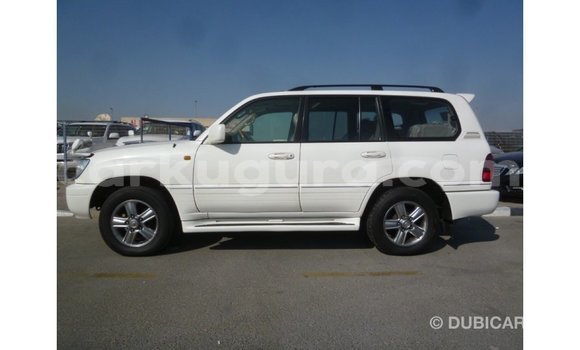 Nunua Imported Toyota Land Cruiser Nyeupe Gari ndani ya Import - Dubai nchini Bujumbura Nunua Imported Toyota Land Cruiser Nyeupe Gari ndani ya Import - Dubai nchini Bujumbura