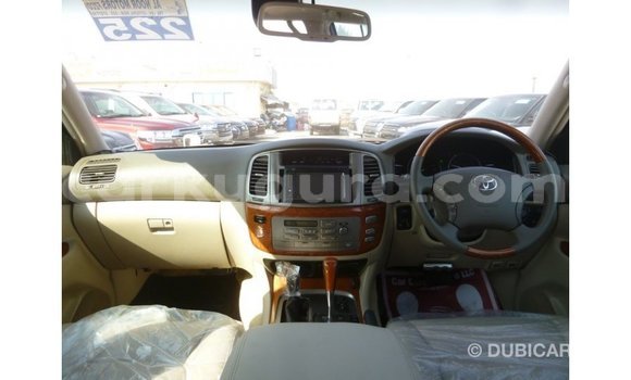 Buy Import Toyota Land Cruiser White Car in Import - Dubai in Bujumbura Buy Import Toyota Land Cruiser White Car in Import - Dubai in Bujumbura
