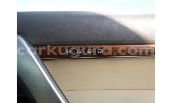 Acheter Import Voiture Toyota Land Cruiser Noir à Import - Dubai, Bujumbura Acheter Import Voiture Toyota Land Cruiser Noir à Import - Dubai, Bujumbura