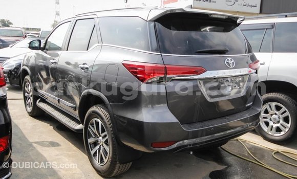 Acheter Import Voiture Toyota Fortuner Autre à Import - Dubai, Bujumbura Acheter Import Voiture Toyota Fortuner Autre à Import - Dubai, Bujumbura