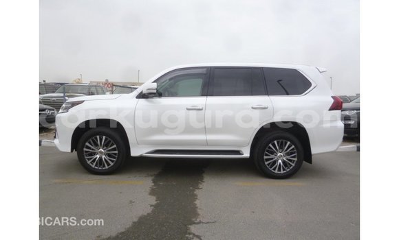 Acheter Import Voiture Lexus LX Blanc à Import - Dubai, Bujumbura Acheter Import Voiture Lexus LX Blanc à Import - Dubai, Bujumbura