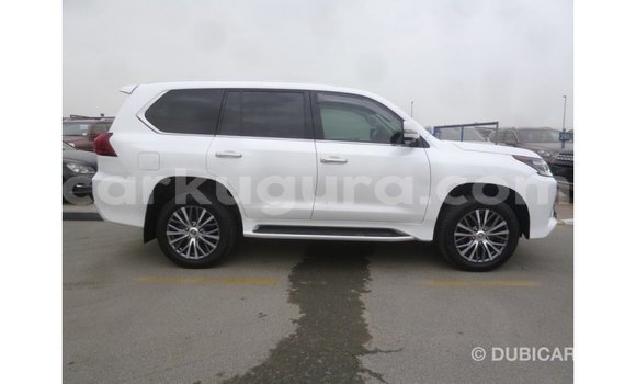Acheter Import Voiture Lexus LX Blanc à Import - Dubai, Bujumbura Acheter Import Voiture Lexus LX Blanc à Import - Dubai, Bujumbura