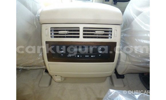 Acheter Import Voiture Toyota Land Cruiser Blanc à Import - Dubai, Bujumbura Acheter Import Voiture Toyota Land Cruiser Blanc à Import - Dubai, Bujumbura