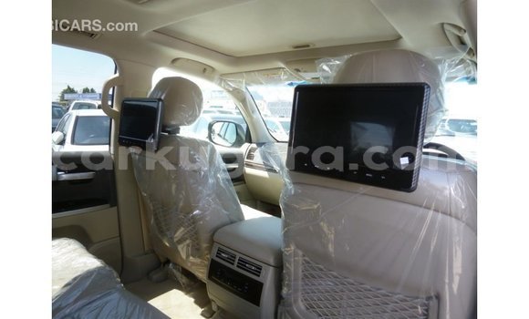 Acheter Import Voiture Toyota Land Cruiser Blanc à Import - Dubai, Bujumbura Acheter Import Voiture Toyota Land Cruiser Blanc à Import - Dubai, Bujumbura