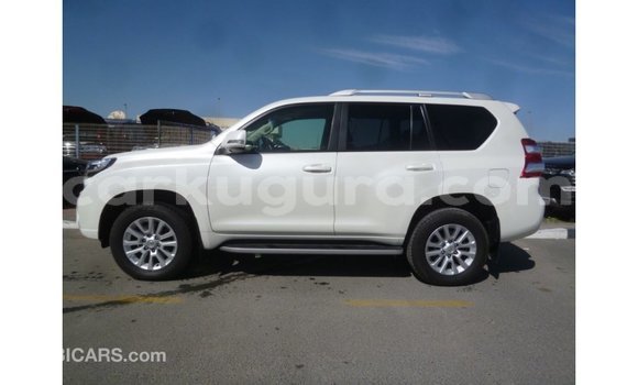 Acheter Import Voiture Toyota Prado Blanc à Import - Dubai, Bujumbura Acheter Import Voiture Toyota Prado Blanc à Import - Dubai, Bujumbura