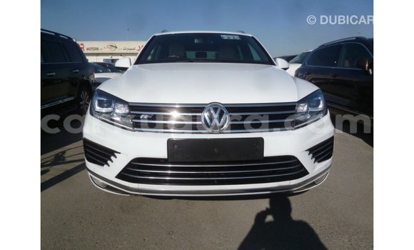 Buy Import Volkswagen Touareg White Car in Import - Dubai in Bujumbura Buy Import Volkswagen Touareg White Car in Import - Dubai in Bujumbura