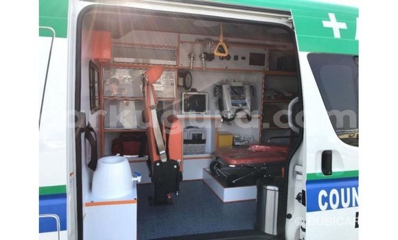 Buy Import Toyota Hiace White Car in Import - Dubai in Bujumbura Buy Import Toyota Hiace White Car in Import - Dubai in Bujumbura