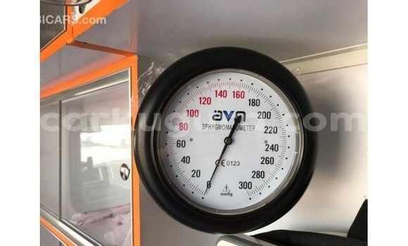 Buy Import Toyota Hiace White Car in Import - Dubai in Bujumbura Buy Import Toyota Hiace White Car in Import - Dubai in Bujumbura