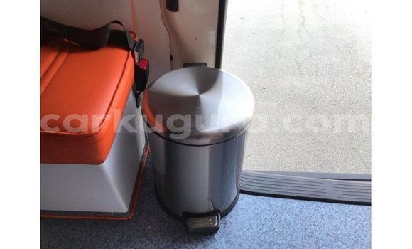 Buy Import Toyota Hiace White Car in Import - Dubai in Bujumbura Buy Import Toyota Hiace White Car in Import - Dubai in Bujumbura