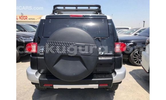 Acheter Import Voiture Toyota FJ Cruiser Noir à Import - Dubai, Bujumbura Acheter Import Voiture Toyota FJ Cruiser Noir à Import - Dubai, Bujumbura