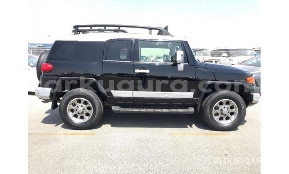Acheter Import Voiture Toyota FJ Cruiser Noir à Import - Dubai, Bujumbura Acheter Import Voiture Toyota FJ Cruiser Noir à Import - Dubai, Bujumbura