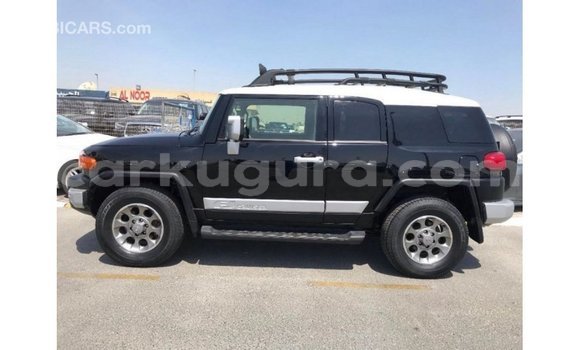 Acheter Import Voiture Toyota FJ Cruiser Noir à Import - Dubai, Bujumbura Acheter Import Voiture Toyota FJ Cruiser Noir à Import - Dubai, Bujumbura