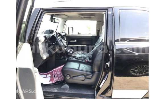 Acheter Import Voiture Toyota FJ Cruiser Noir à Import - Dubai, Bujumbura Acheter Import Voiture Toyota FJ Cruiser Noir à Import - Dubai, Bujumbura