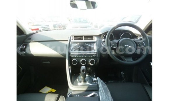 Acheter Import Voiture Jaguar E-Pace Blanc à Import - Dubai, Bujumbura Acheter Import Voiture Jaguar E-Pace Blanc à Import - Dubai, Bujumbura