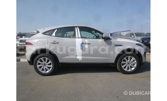 Acheter Import Voiture Jaguar E-Pace Blanc à Import - Dubai, Bujumbura Acheter Import Voiture Jaguar E-Pace Blanc à Import - Dubai, Bujumbura