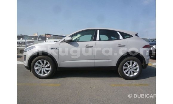 Acheter Import Voiture Jaguar E-Pace Blanc à Import - Dubai, Bujumbura Acheter Import Voiture Jaguar E-Pace Blanc à Import - Dubai, Bujumbura