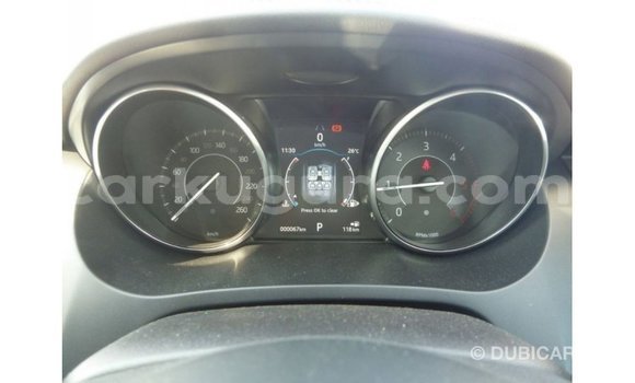 Acheter Import Voiture Jaguar E-Pace Blanc à Import - Dubai, Bujumbura Acheter Import Voiture Jaguar E-Pace Blanc à Import - Dubai, Bujumbura