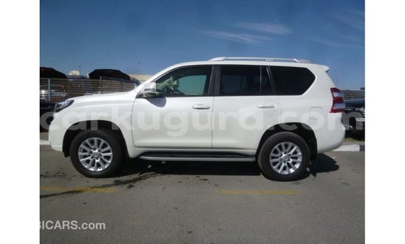 Acheter Import Voiture Toyota Prado Blanc à Import - Dubai, Bujumbura Acheter Import Voiture Toyota Prado Blanc à Import - Dubai, Bujumbura