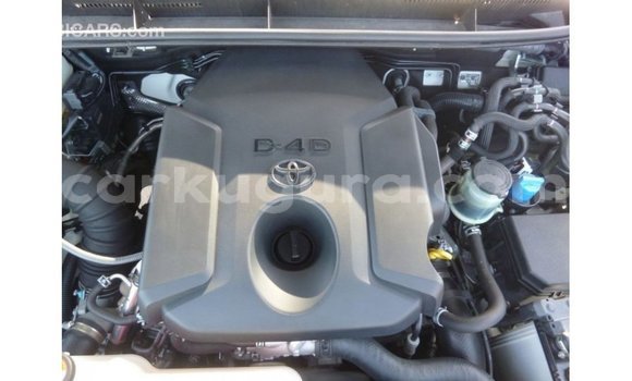 Acheter Import Voiture Toyota Prado Blanc à Import - Dubai, Bujumbura Acheter Import Voiture Toyota Prado Blanc à Import - Dubai, Bujumbura