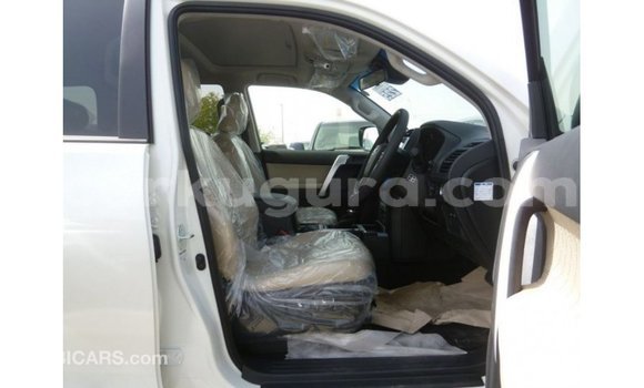Acheter Import Voiture Toyota Prado Blanc à Import - Dubai, Bujumbura Acheter Import Voiture Toyota Prado Blanc à Import - Dubai, Bujumbura
