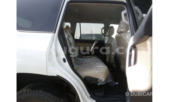 Acheter Import Voiture Toyota Prado Blanc à Import - Dubai, Bujumbura Acheter Import Voiture Toyota Prado Blanc à Import - Dubai, Bujumbura
