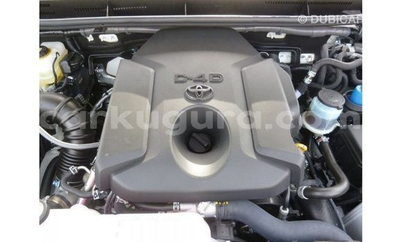 Acheter Import Voiture Toyota Prado Blanc à Import - Dubai, Bujumbura Acheter Import Voiture Toyota Prado Blanc à Import - Dubai, Bujumbura