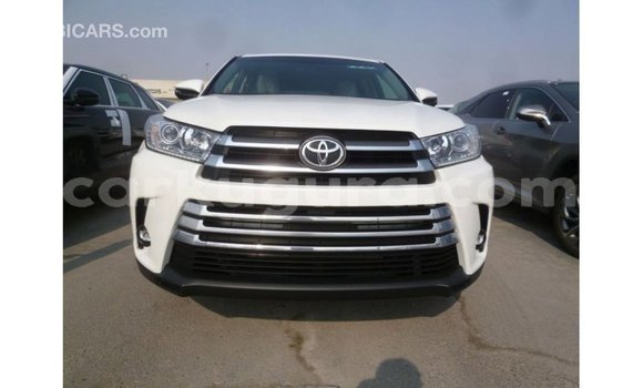 Acheter Import Voiture Toyota Kluger Blanc à Import - Dubai, Bujumbura Acheter Import Voiture Toyota Kluger Blanc à Import - Dubai, Bujumbura