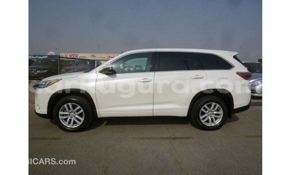 Acheter Import Voiture Toyota Kluger Blanc à Import - Dubai, Bujumbura Acheter Import Voiture Toyota Kluger Blanc à Import - Dubai, Bujumbura