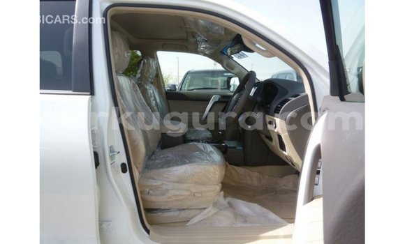 Nunua Imported Toyota Prado Nyeupe Gari ndani ya Import - Dubai nchini Bujumbura Nunua Imported Toyota Prado Nyeupe Gari ndani ya Import - Dubai nchini Bujumbura