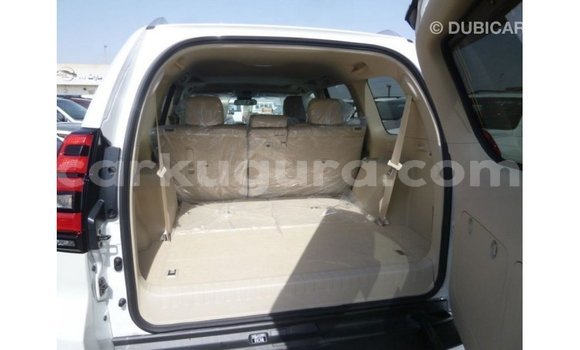 Nunua Imported Toyota Prado Nyeupe Gari ndani ya Import - Dubai nchini Bujumbura Nunua Imported Toyota Prado Nyeupe Gari ndani ya Import - Dubai nchini Bujumbura