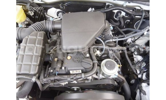 Nunua Imported Toyota Prado Nyeupe Gari ndani ya Import - Dubai nchini Bujumbura Nunua Imported Toyota Prado Nyeupe Gari ndani ya Import - Dubai nchini Bujumbura