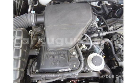 Nunua Imported Toyota Prado Nyeupe Gari ndani ya Import - Dubai nchini Bujumbura Nunua Imported Toyota Prado Nyeupe Gari ndani ya Import - Dubai nchini Bujumbura