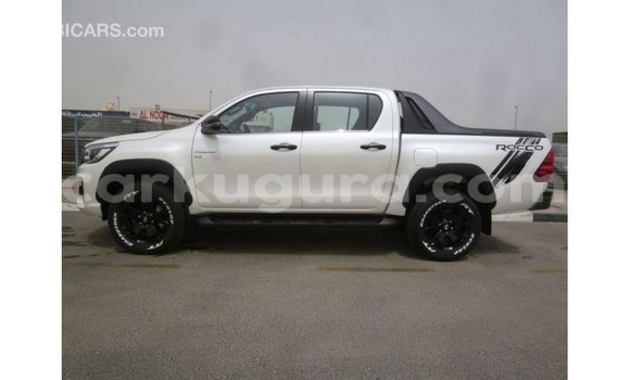 Nunua Imported Toyota Hilux Nyeupe Gari ndani ya Import - Dubai nchini Bujumbura Nunua Imported Toyota Hilux Nyeupe Gari ndani ya Import - Dubai nchini Bujumbura