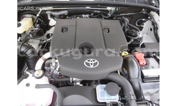 Nunua Imported Toyota Hilux Nyeupe Gari ndani ya Import - Dubai nchini Bujumbura Nunua Imported Toyota Hilux Nyeupe Gari ndani ya Import - Dubai nchini Bujumbura