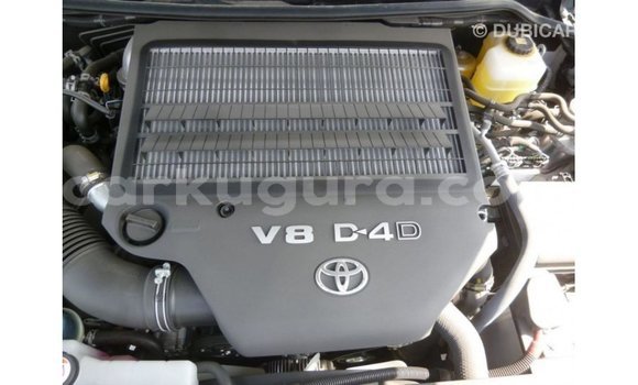 Nunua Imported Toyota Land Cruiser Nyeupe Gari ndani ya Import - Dubai nchini Bujumbura Nunua Imported Toyota Land Cruiser Nyeupe Gari ndani ya Import - Dubai nchini Bujumbura