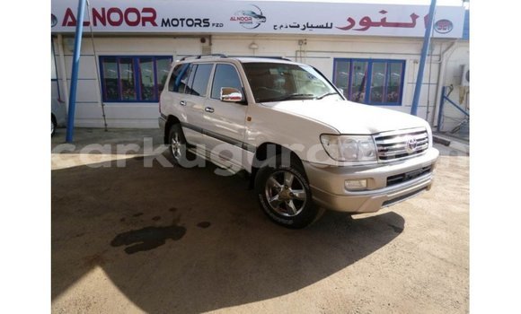 Acheter Import Voiture Toyota Land Cruiser Blanc à Import - Dubai, Bujumbura Acheter Import Voiture Toyota Land Cruiser Blanc à Import - Dubai, Bujumbura