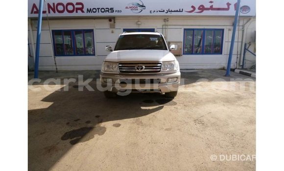 Nunua Imported Toyota Land Cruiser Nyeupe Gari ndani ya Import - Dubai nchini Bujumbura Nunua Imported Toyota Land Cruiser Nyeupe Gari ndani ya Import - Dubai nchini Bujumbura