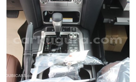 Nunua Imported Toyota Land Cruiser Nyeupe Gari ndani ya Import - Dubai nchini Bujumbura Nunua Imported Toyota Land Cruiser Nyeupe Gari ndani ya Import - Dubai nchini Bujumbura