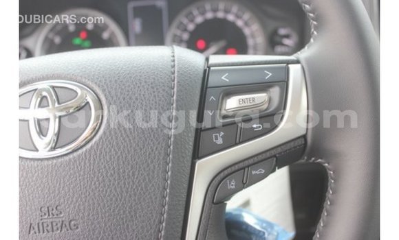 Nunua Imported Toyota Land Cruiser Nyeupe Gari ndani ya Import - Dubai nchini Bujumbura Nunua Imported Toyota Land Cruiser Nyeupe Gari ndani ya Import - Dubai nchini Bujumbura