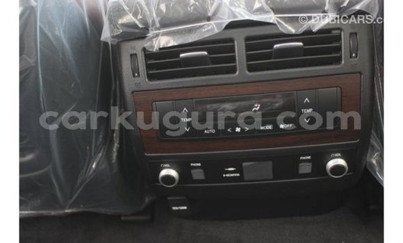 Nunua Imported Toyota Land Cruiser Nyeupe Gari ndani ya Import - Dubai nchini Bujumbura Nunua Imported Toyota Land Cruiser Nyeupe Gari ndani ya Import - Dubai nchini Bujumbura