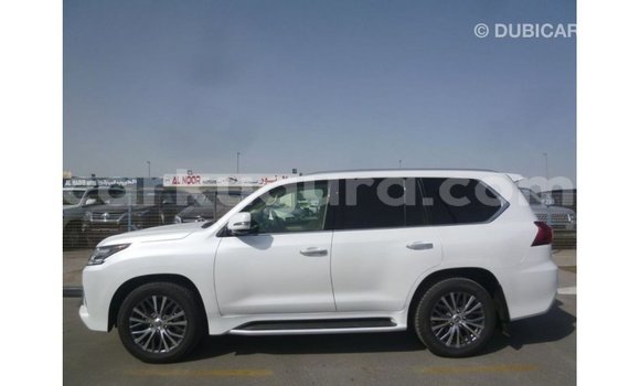 Nunua Imported Lexus LX Nyeupe Gari ndani ya Import - Dubai nchini Bujumbura Nunua Imported Lexus LX Nyeupe Gari ndani ya Import - Dubai nchini Bujumbura