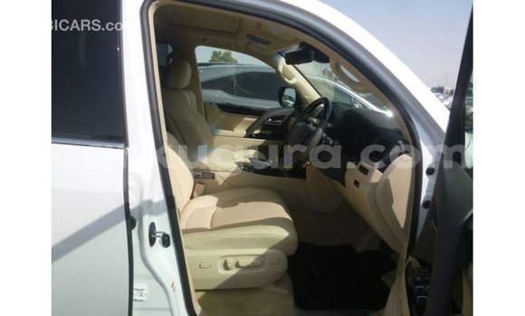 Nunua Imported Lexus LX Nyeupe Gari ndani ya Import - Dubai nchini Bujumbura Nunua Imported Lexus LX Nyeupe Gari ndani ya Import - Dubai nchini Bujumbura